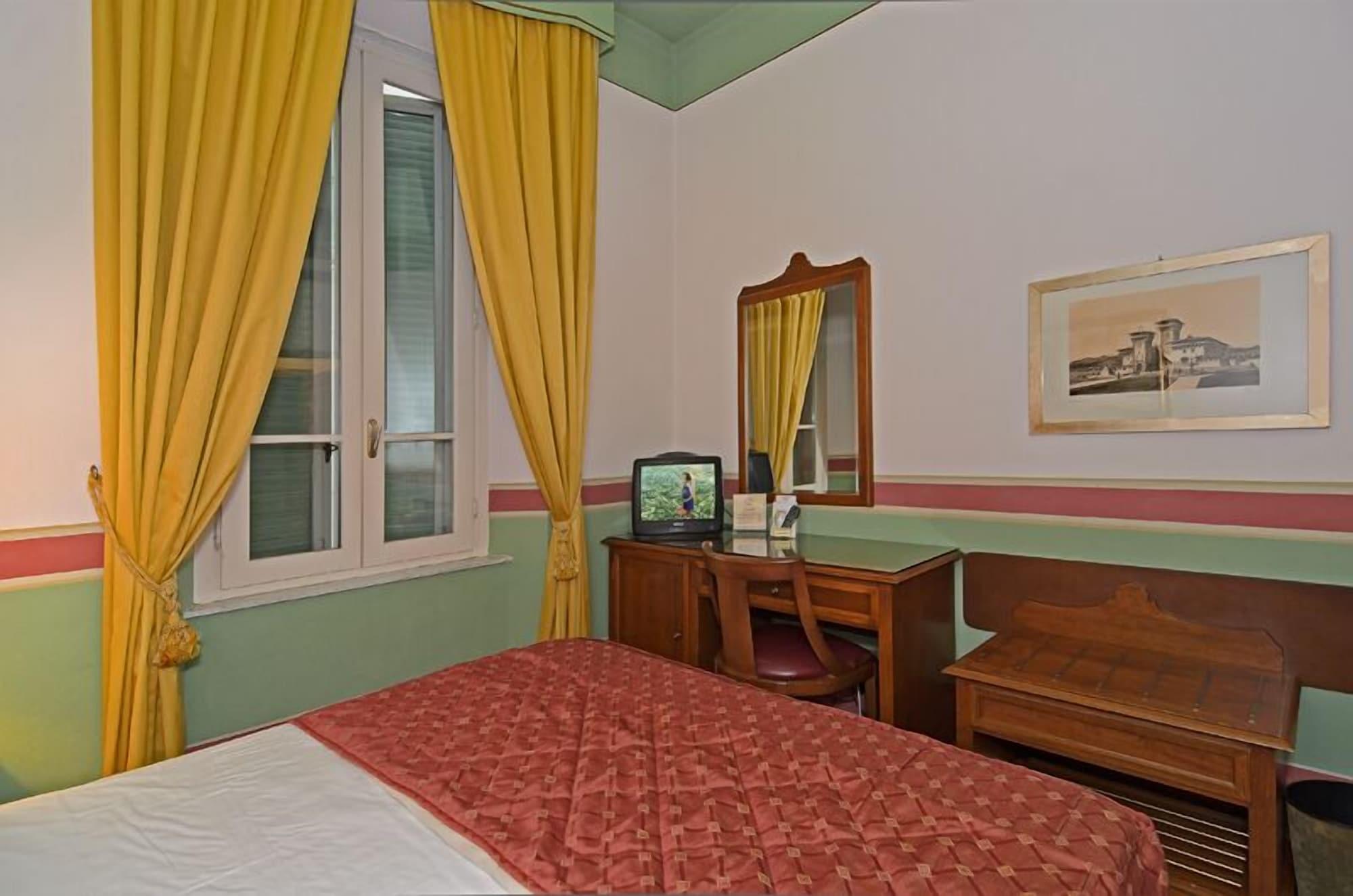 Hotel Europa Camaiore Bagian luar foto