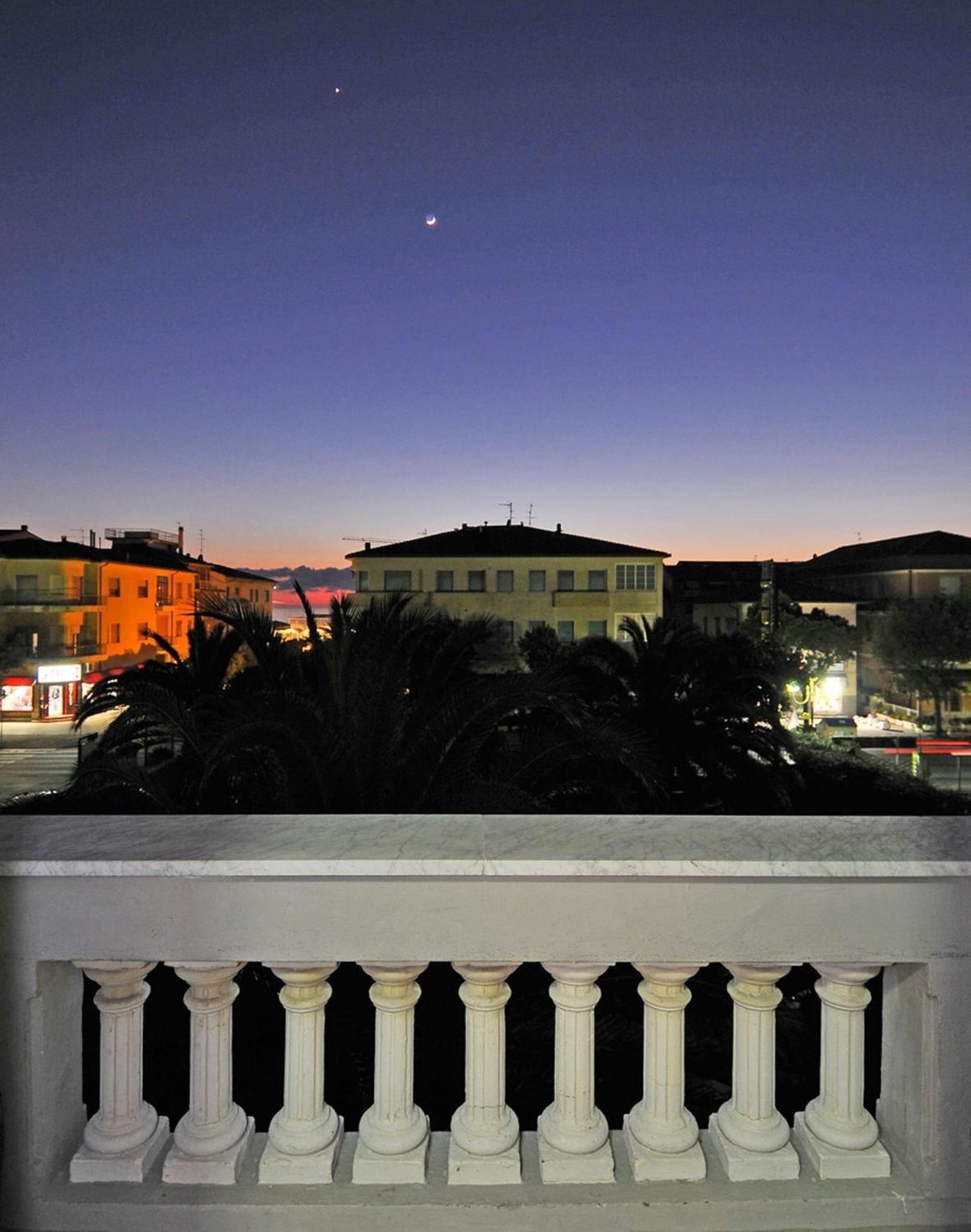 Hotel Europa Camaiore Bagian luar foto