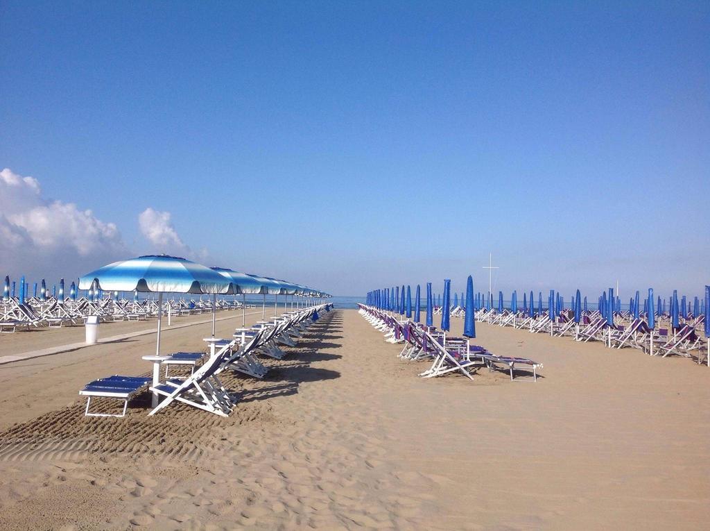 Hotel Europa Camaiore Bagian luar foto