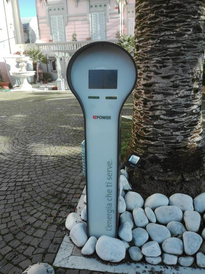 Hotel Europa Camaiore Bagian luar foto